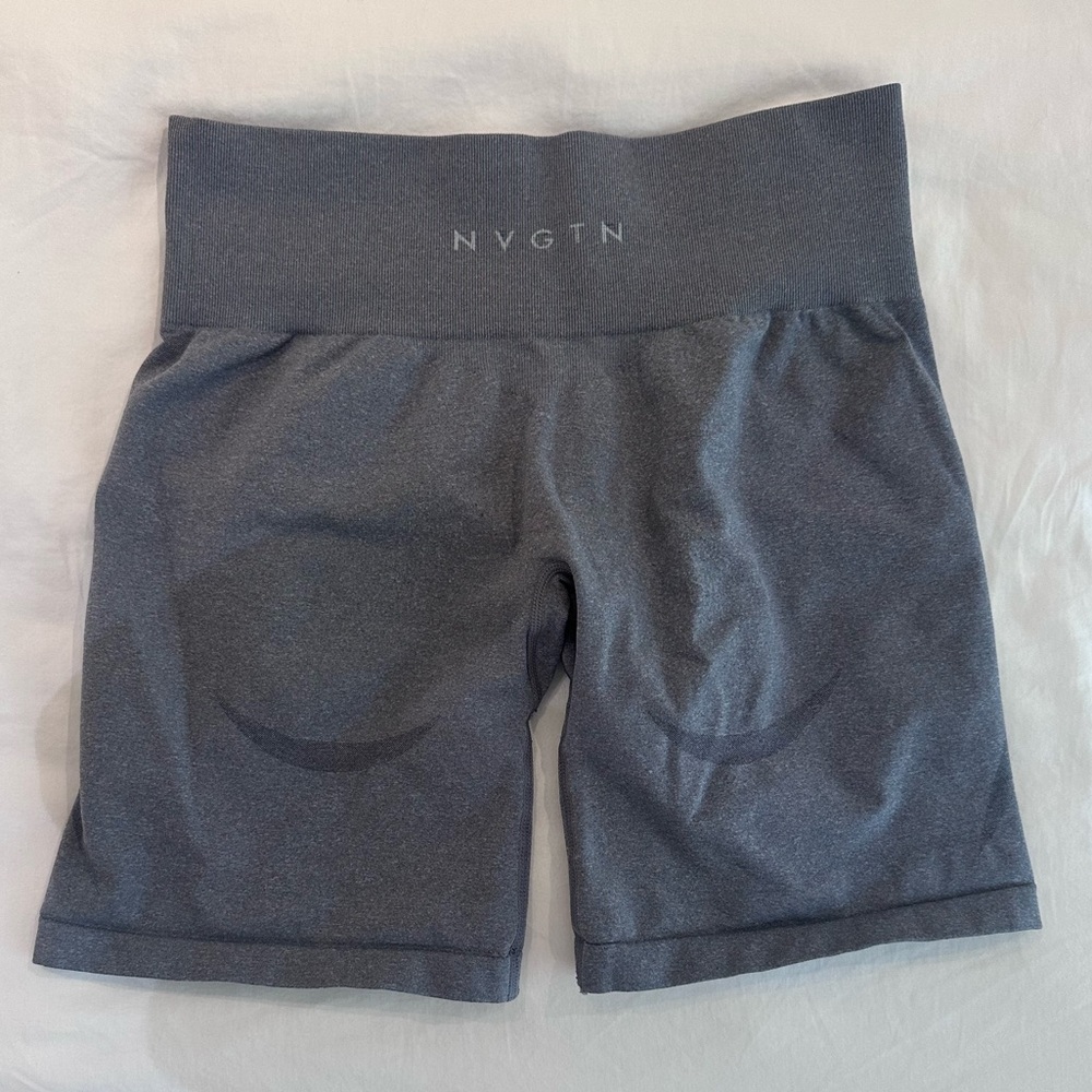 NVGTN seamless contour shorts